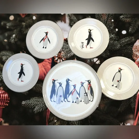 Portmeirion London NWT Sarah Miller 4  Christmas Penguins Plates & 1 Cake Plate - Picture 3 of 11